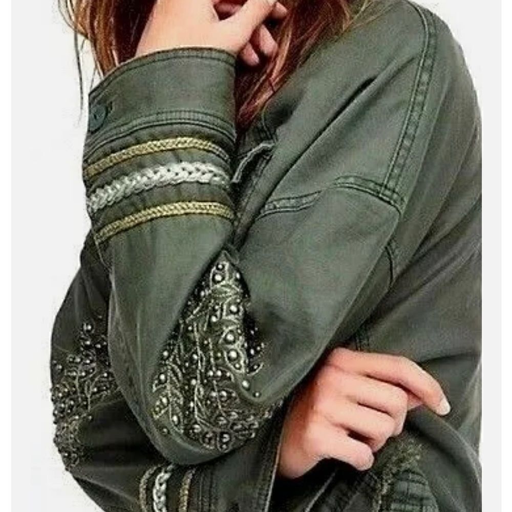 Cropped FREE PEOPLE* MILITARY, EMBELLISHED, JACKET  💚